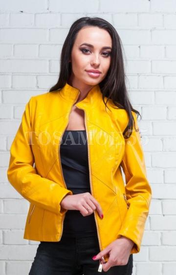 Куртка из эко-кожи желтого цвета